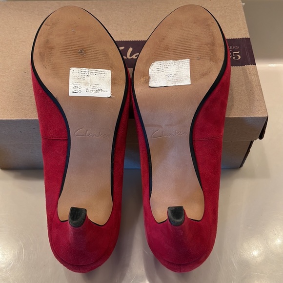 Clarks shoes  (only worn once) - Picture 4 of 7